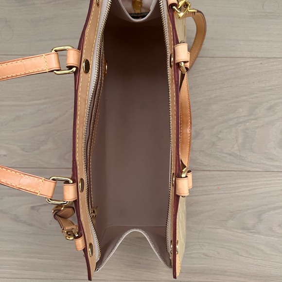 Authentic LOUIS VUITTON Monogram Vernis Brea MM👜 - Picture 13 of 13